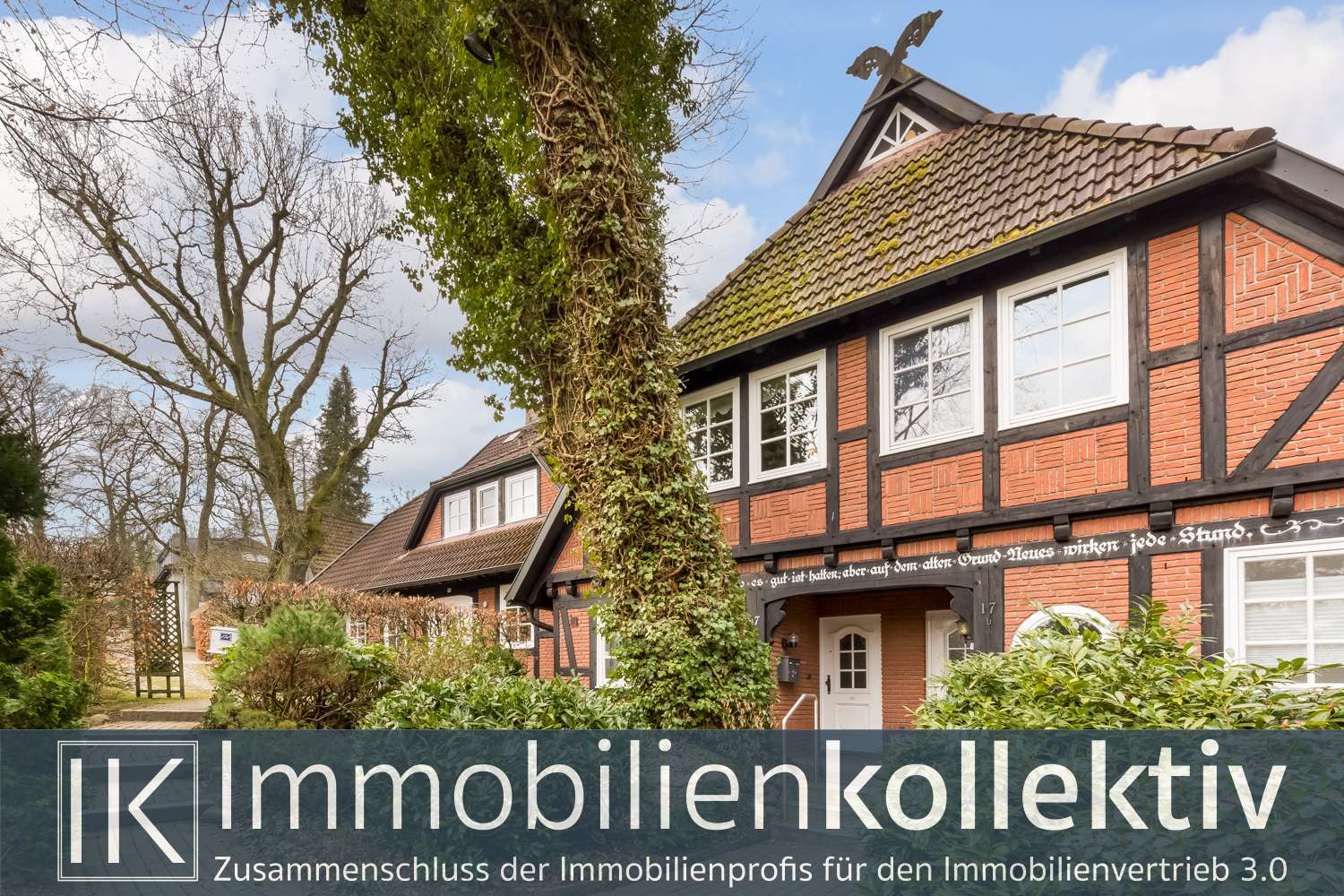 Immobilienmakler aus Seevetal verkaufen dieses Reetdachhaus in Meckelfeld